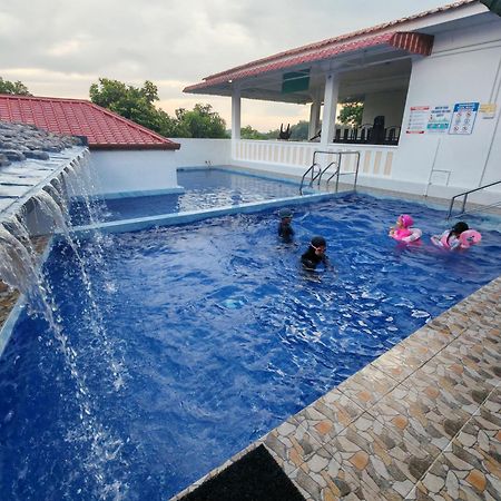 Seri Dusun Sepang Homestay & Event Space מראה חיצוני תמונה